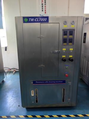 औद्योगिक के लिए स्वचालित स्प्रे क्लीनिंग मशीन टिकाऊ 85L 400Kg